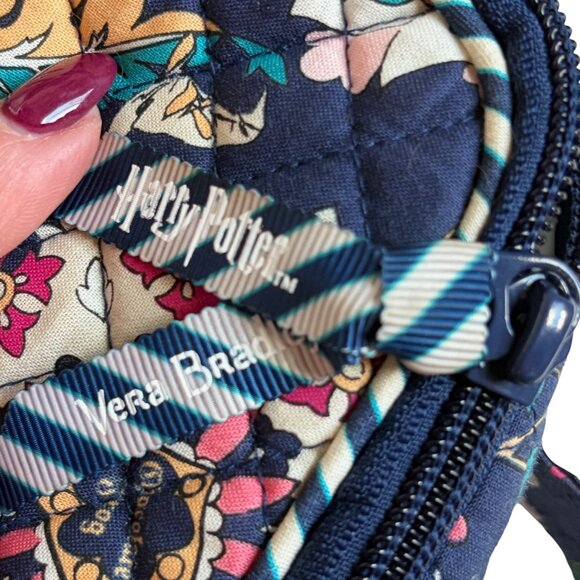 Vera Bradley x Harry Potter Home To Hogwarts Print Quilted Zippered Lunchbox - Picture 6 of 11